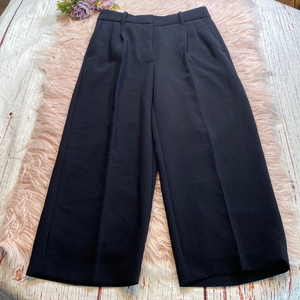 Aritzia Wilfred The Effortless Black Trouser Pants sz 4 cropped
